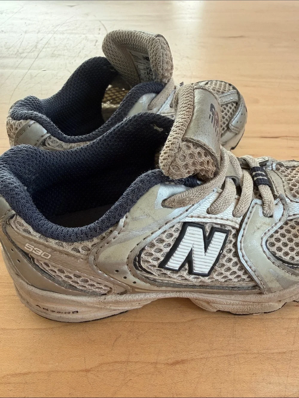 New Balance 530 Kids Silver and Navy Athletic Sneakers